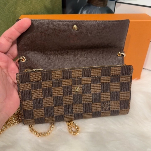 Louis Vuitton damier ebene sarah wallet on chain - Picture 2 of 7